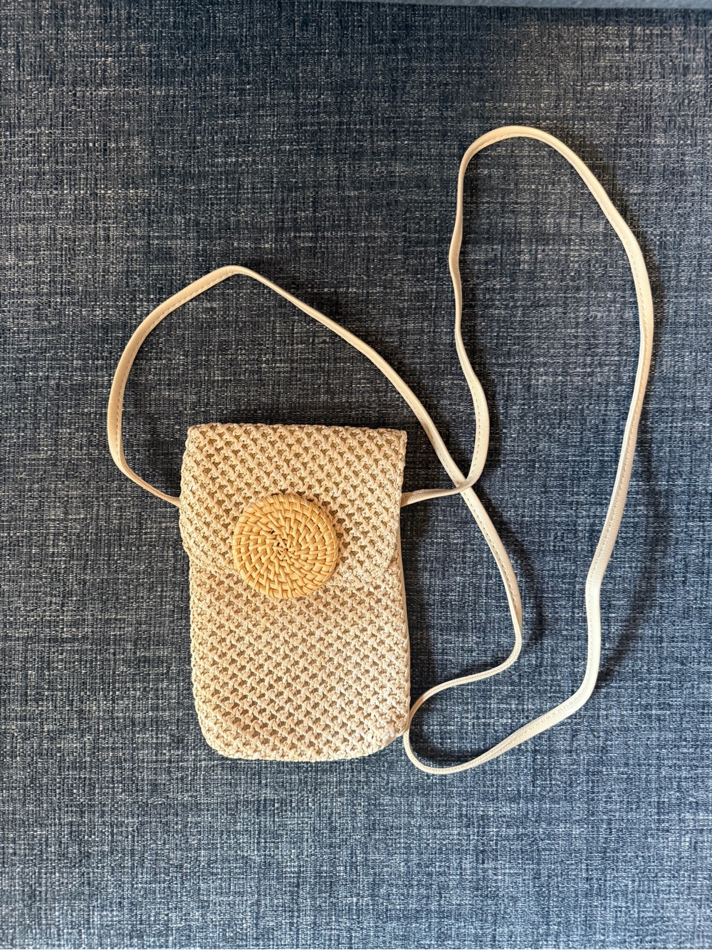 Woven Straw Crossbody Small Cellphone Bag in Natural